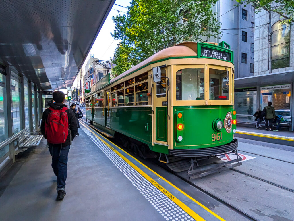 Melbourne city circle tram (route 35)