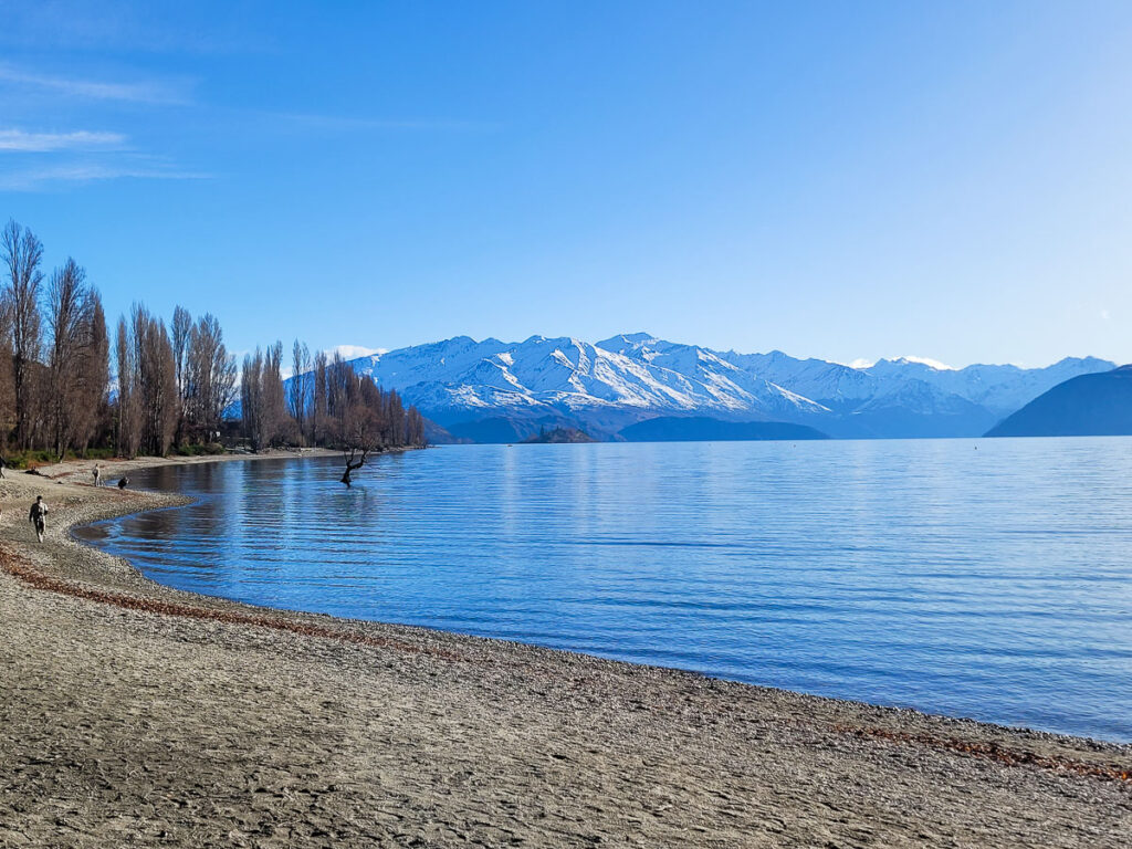 Wanaka lakeside in the winter